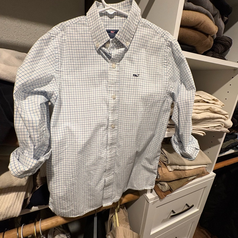 Vineyard vines boy’s button down shirt size 7 EUC